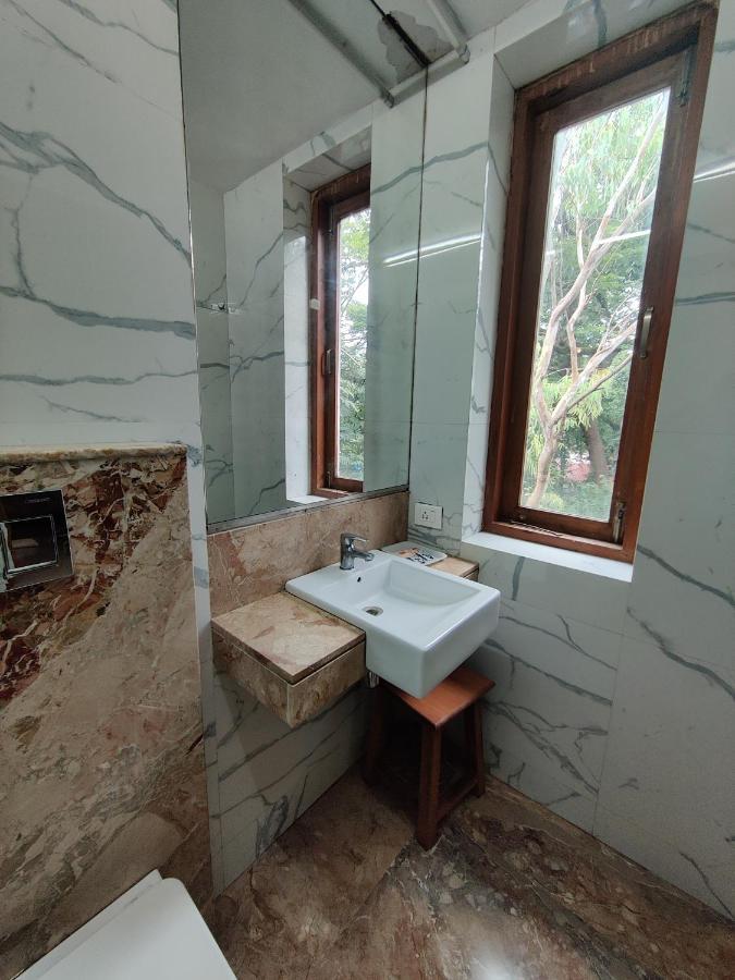 Capital Hotel Mumbai Ngoại thất bức ảnh