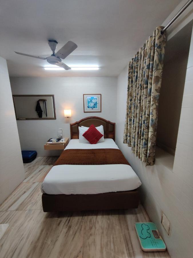 Capital Hotel Mumbai Ngoại thất bức ảnh