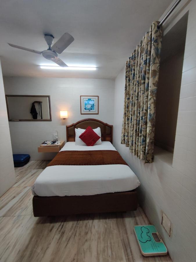 Capital Hotel Mumbai Ngoại thất bức ảnh