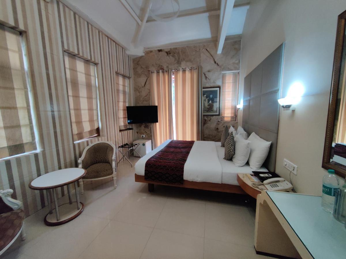 Capital Hotel Mumbai Ngoại thất bức ảnh