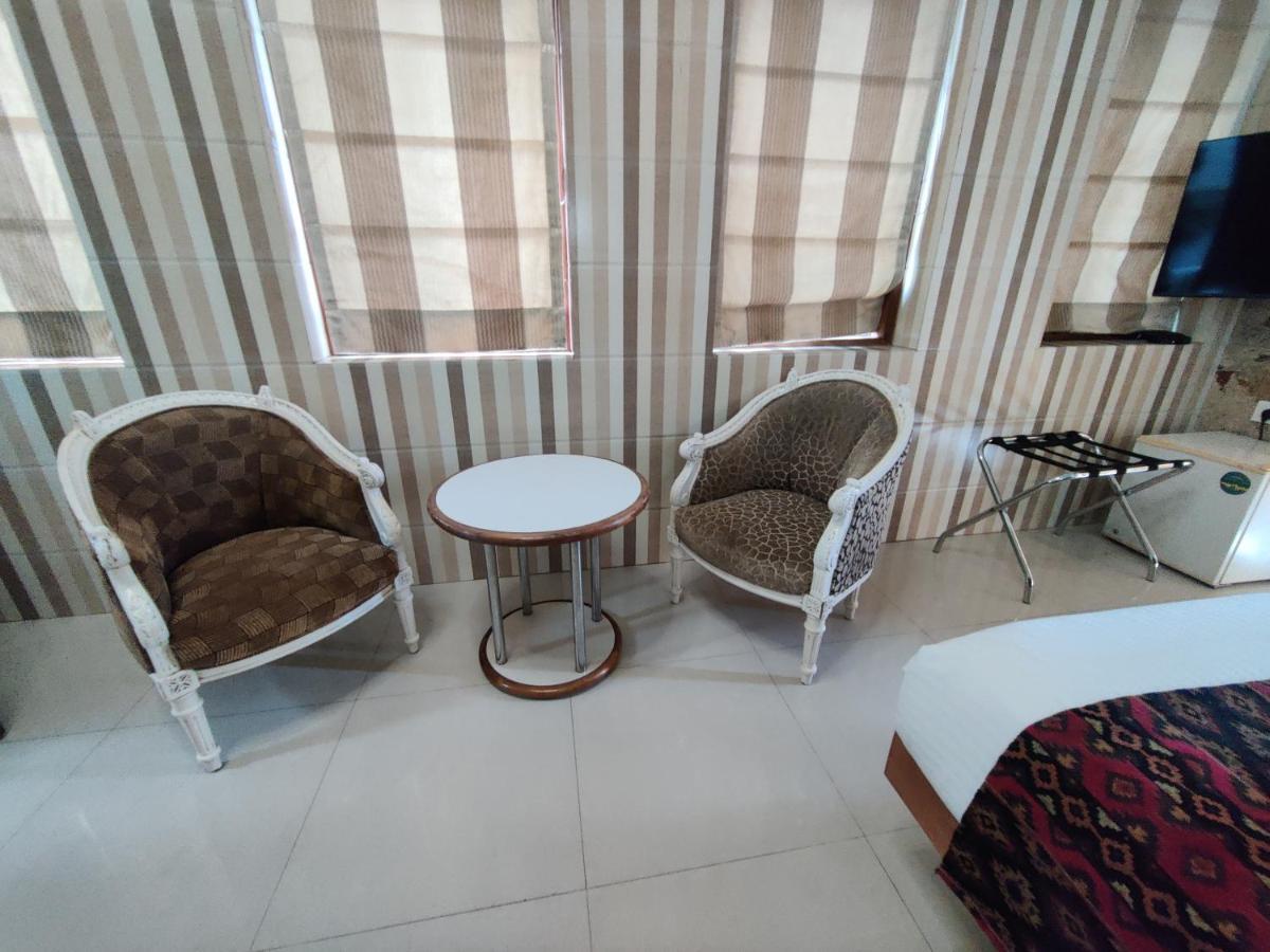 Capital Hotel Mumbai Ngoại thất bức ảnh