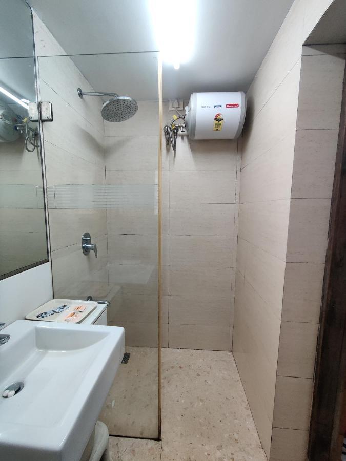 Capital Hotel Mumbai Ngoại thất bức ảnh